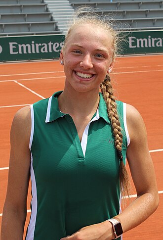Alina Korneeva tennis player